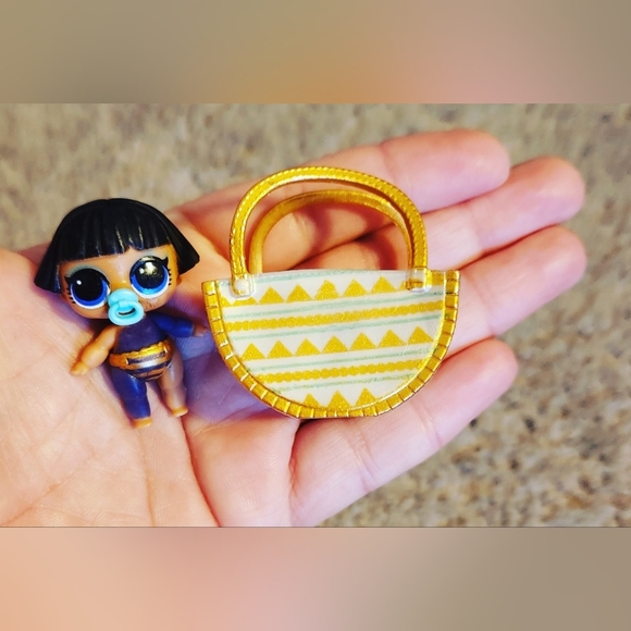 LOL Surprise Dolls Mixed Lil Sister Lot - Picture 8 of 9